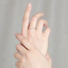 Load image into Gallery viewer, Row diamond Mosan diamond ring female niche design fashion personality hipster advanced light luxury style exquisite hand jewelry