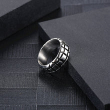 Load image into Gallery viewer, Stainless Steel Retro Personalized Pattern Ring